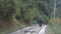  The road between Phongsali and Hat Sa