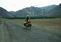 Danne bikes on to Zanskar